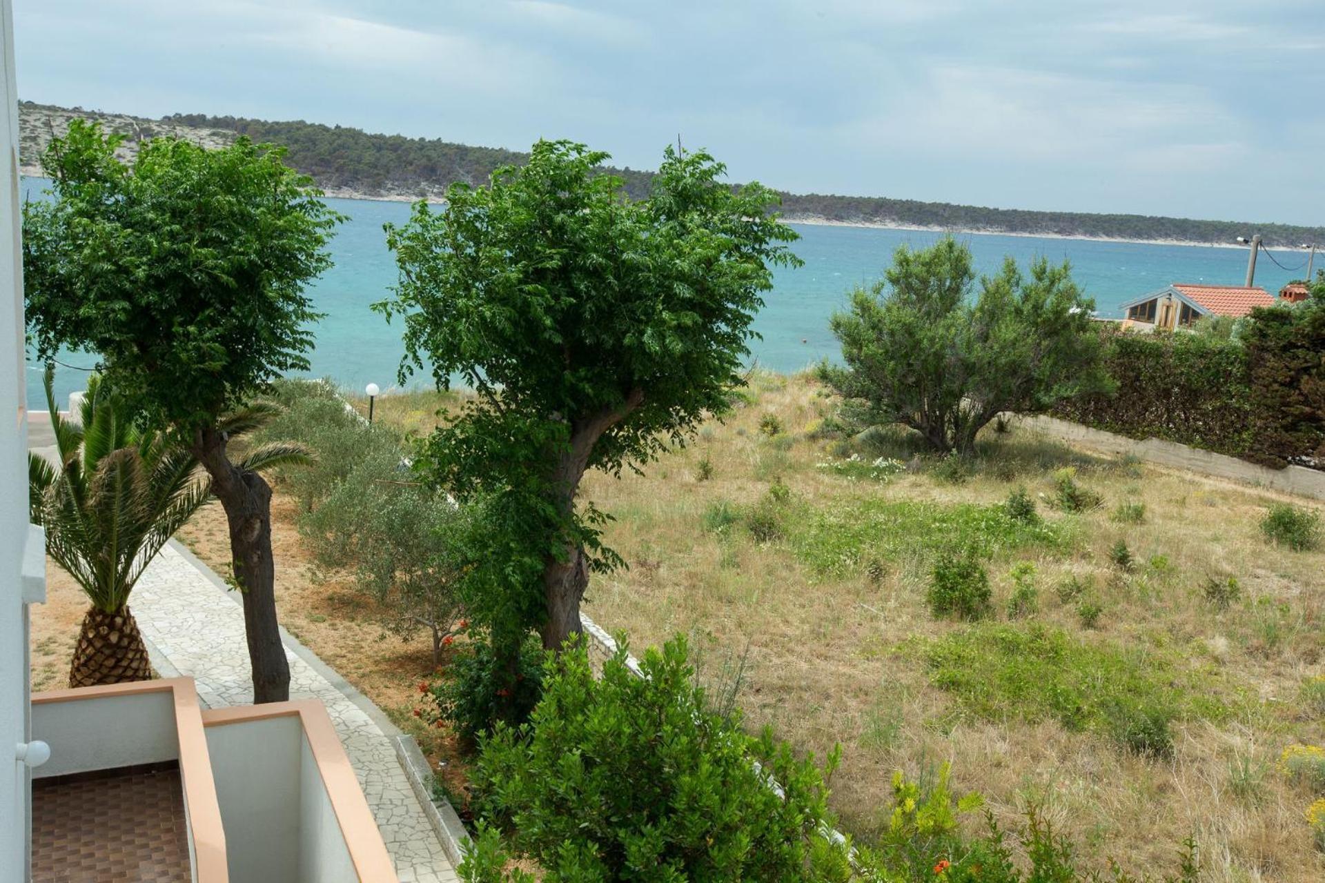 Apartments Frane-20M From Beach Barbat na Rabu Exterior photo